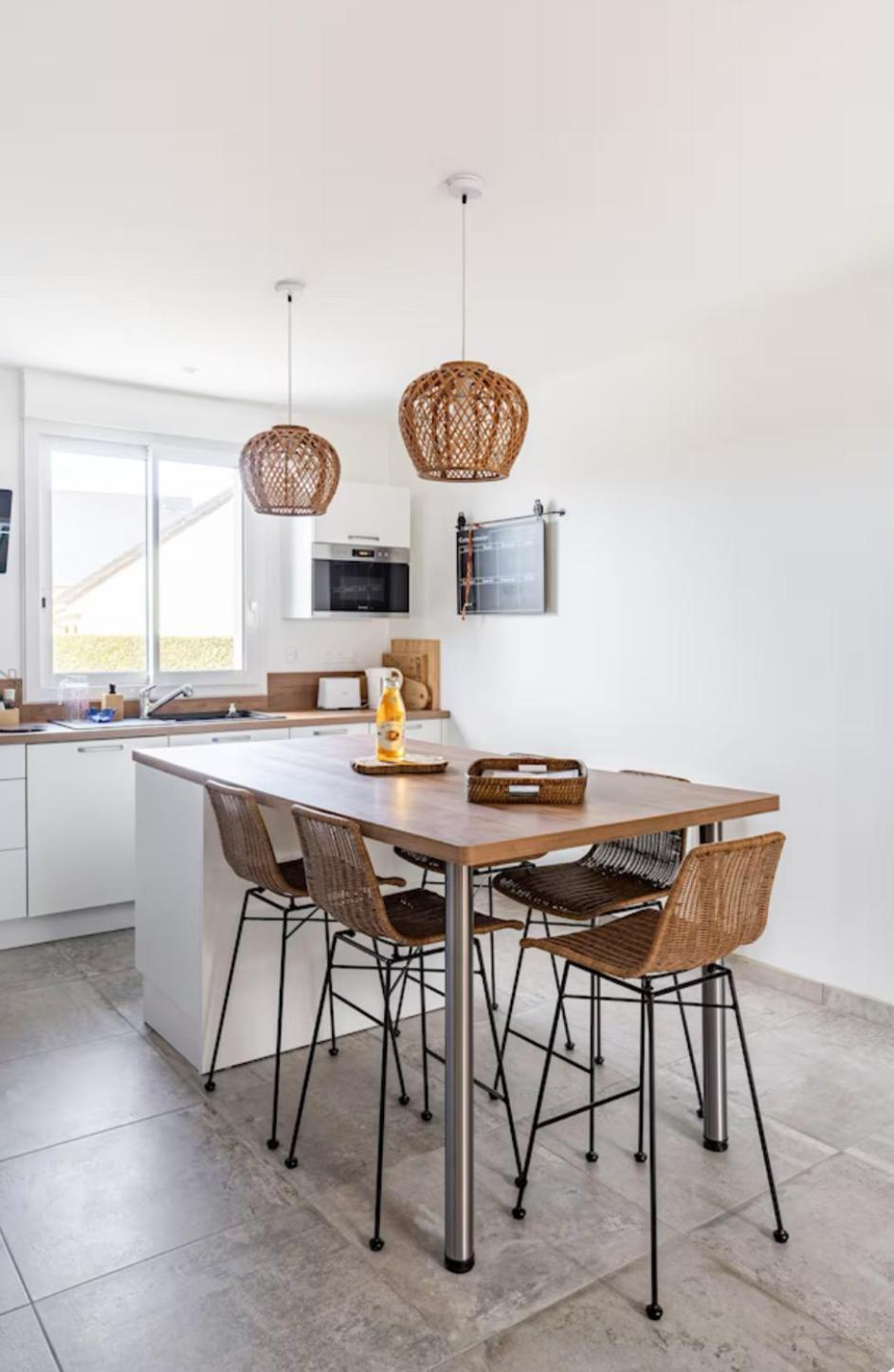 Maison Plain-pied 4 Sur A 700 M Holiday home *